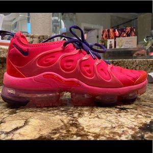 Nike W Air Vapormax Plus "Bright Crimson" -